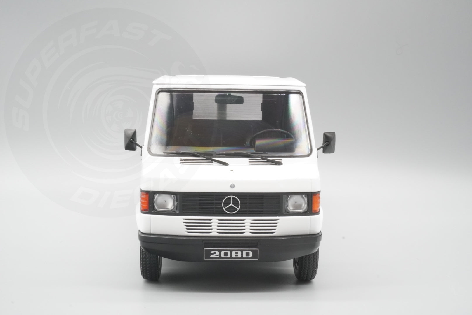 KK Scale 1:18 Scale Diecast - 1988 Mercedes 208 D Delivery Van, White - KKDC180301