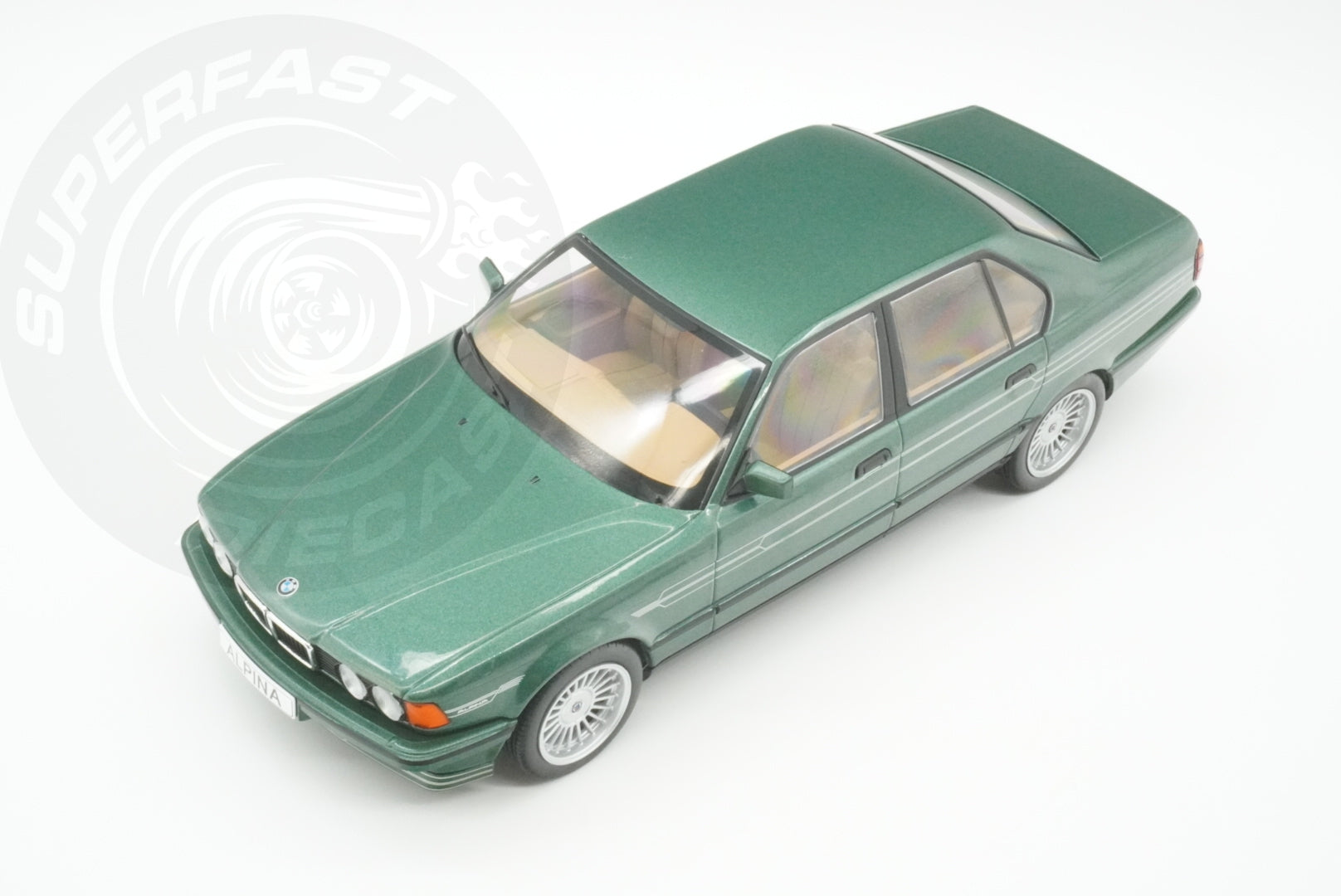 MCG 1:18 Scale Diecast Model Car - 1992 BMW Alpina B11 3,5, Green - MCG18233
