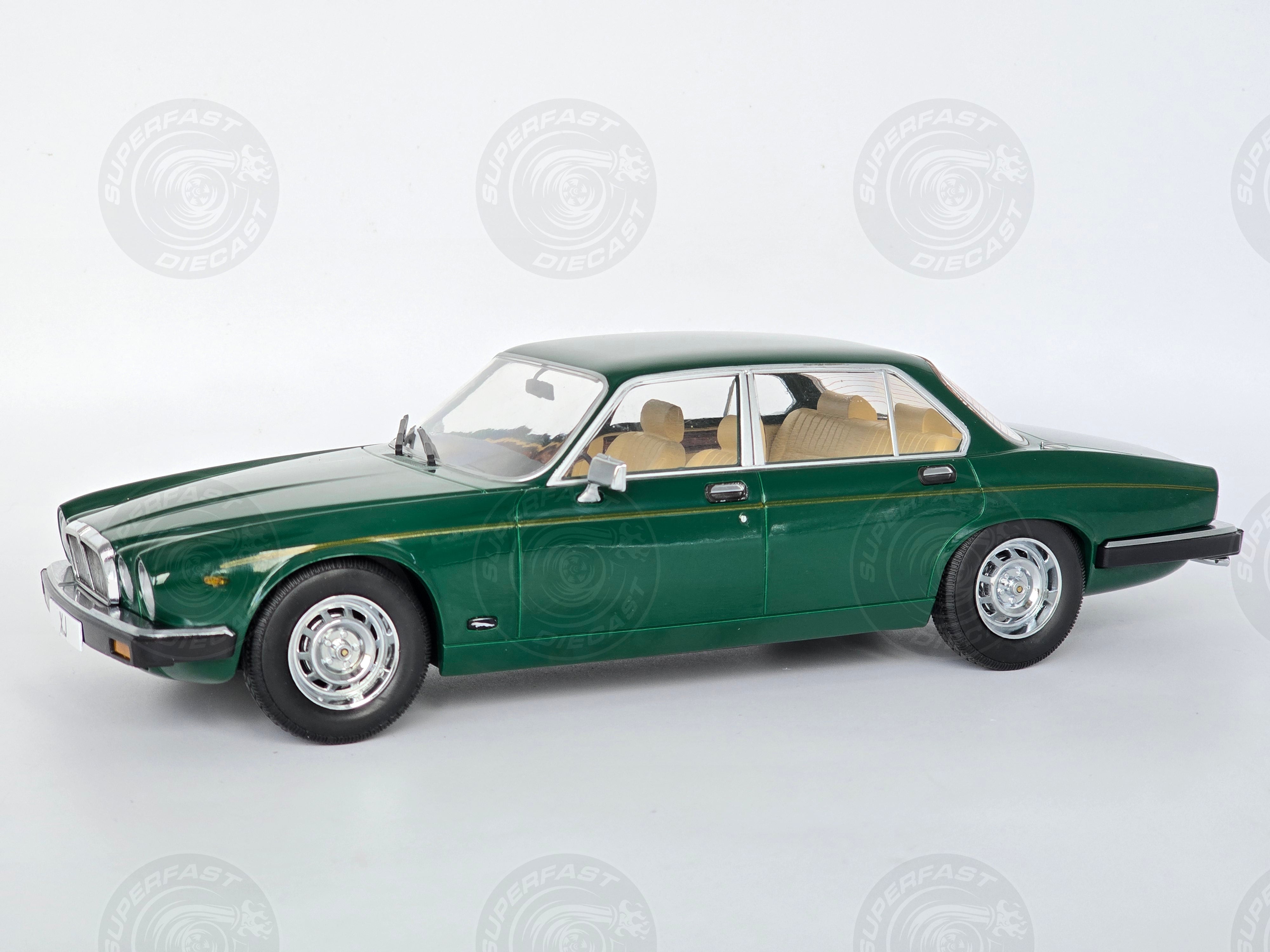 MCG 1:18 Scale Diecast - 1979 Jaguar XJ Series III, Dark Green - MCG18175