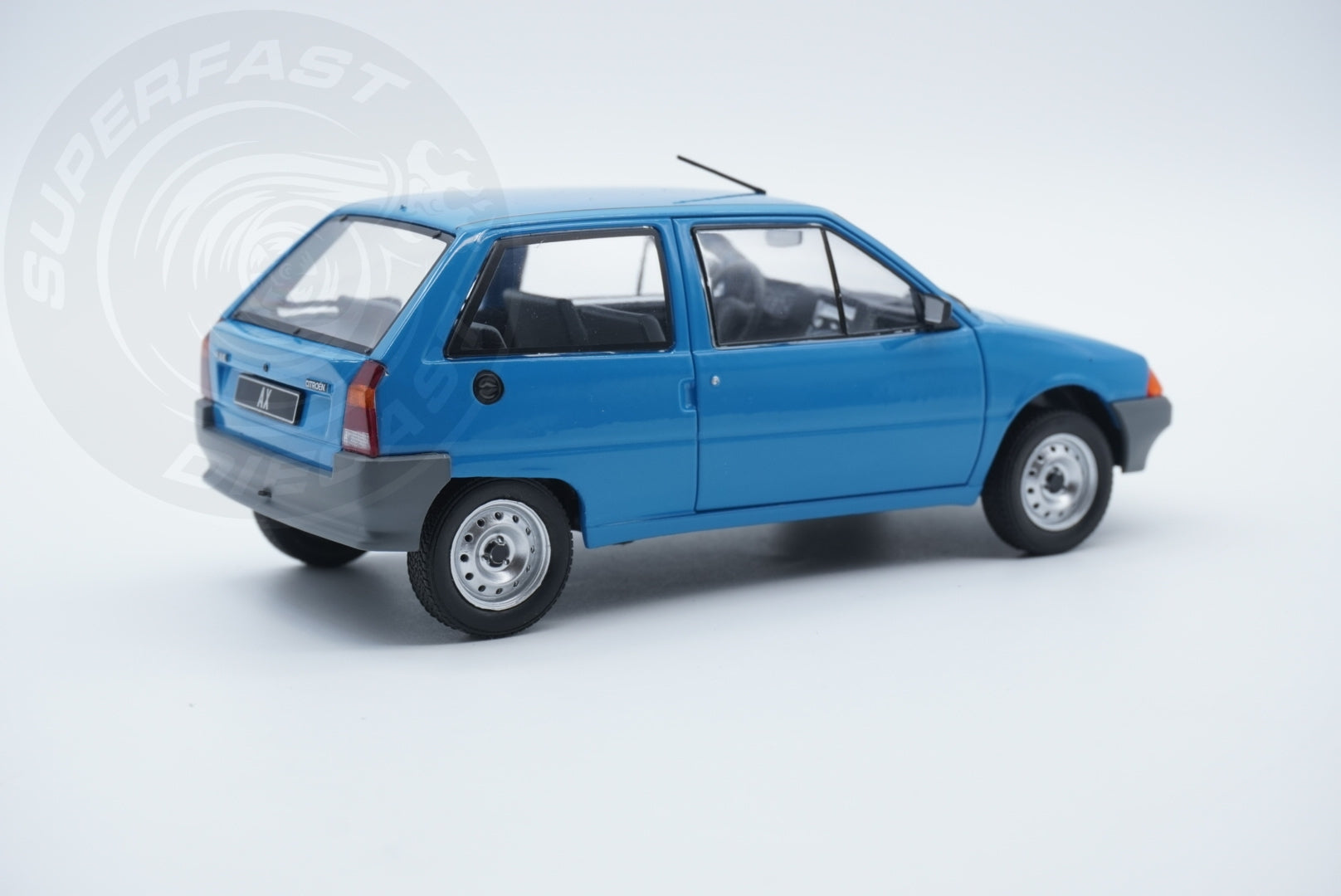 Whitebox 1:24 Scale Diecast - 1986 Citroen AX 1.0 E in Blue - WB124256