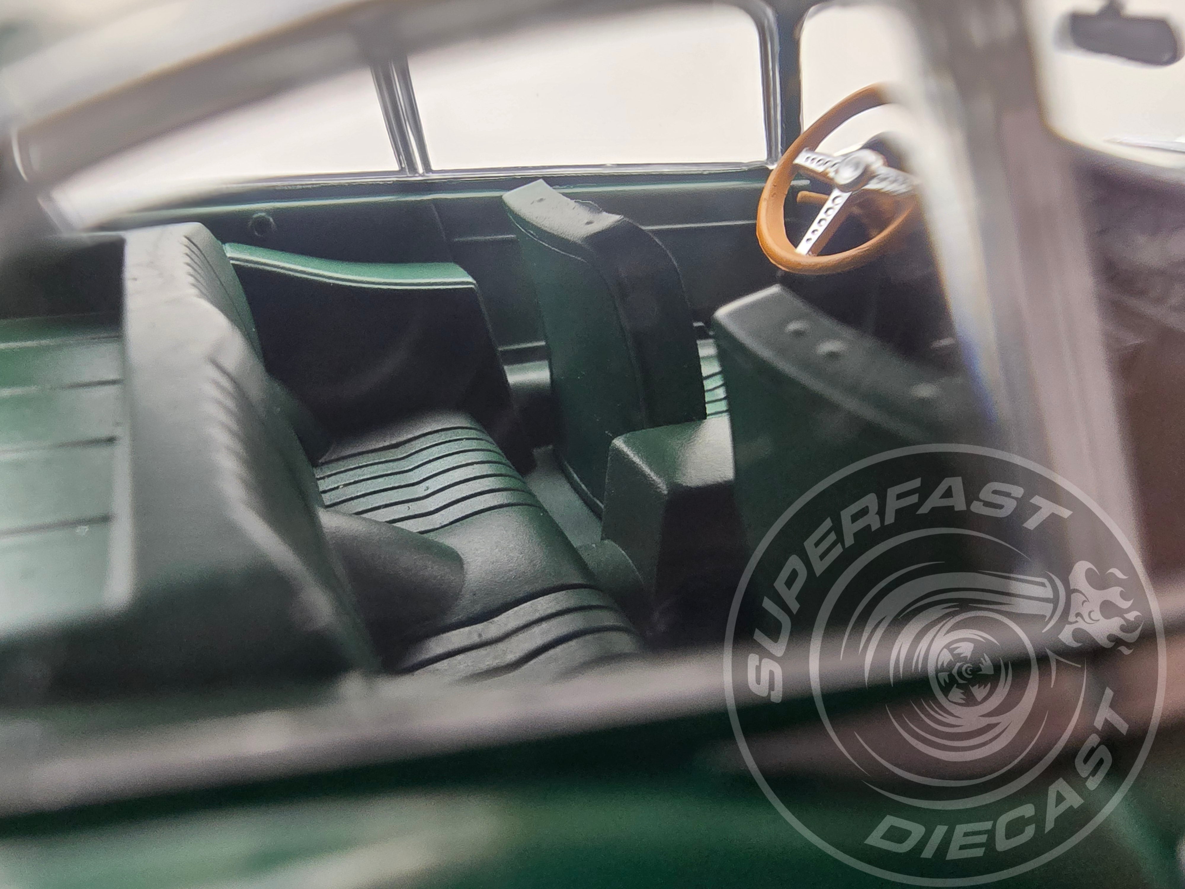 Whitebox 1:24 Scale Diecast Model Car - Jaguar E-Type, Green