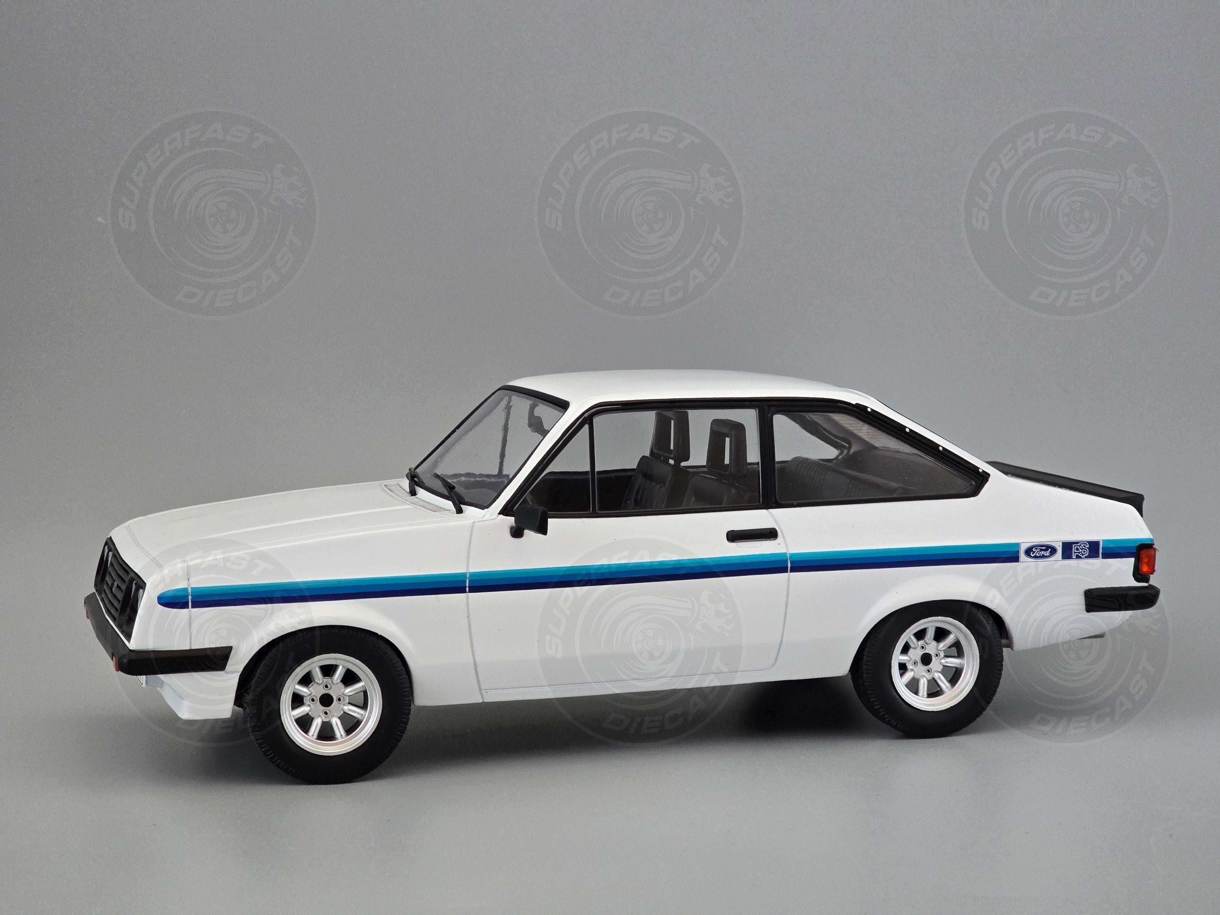 MCG 1:18 Scale Diecast - Ford Escort Mk2 RS 2000, White - MCG18439