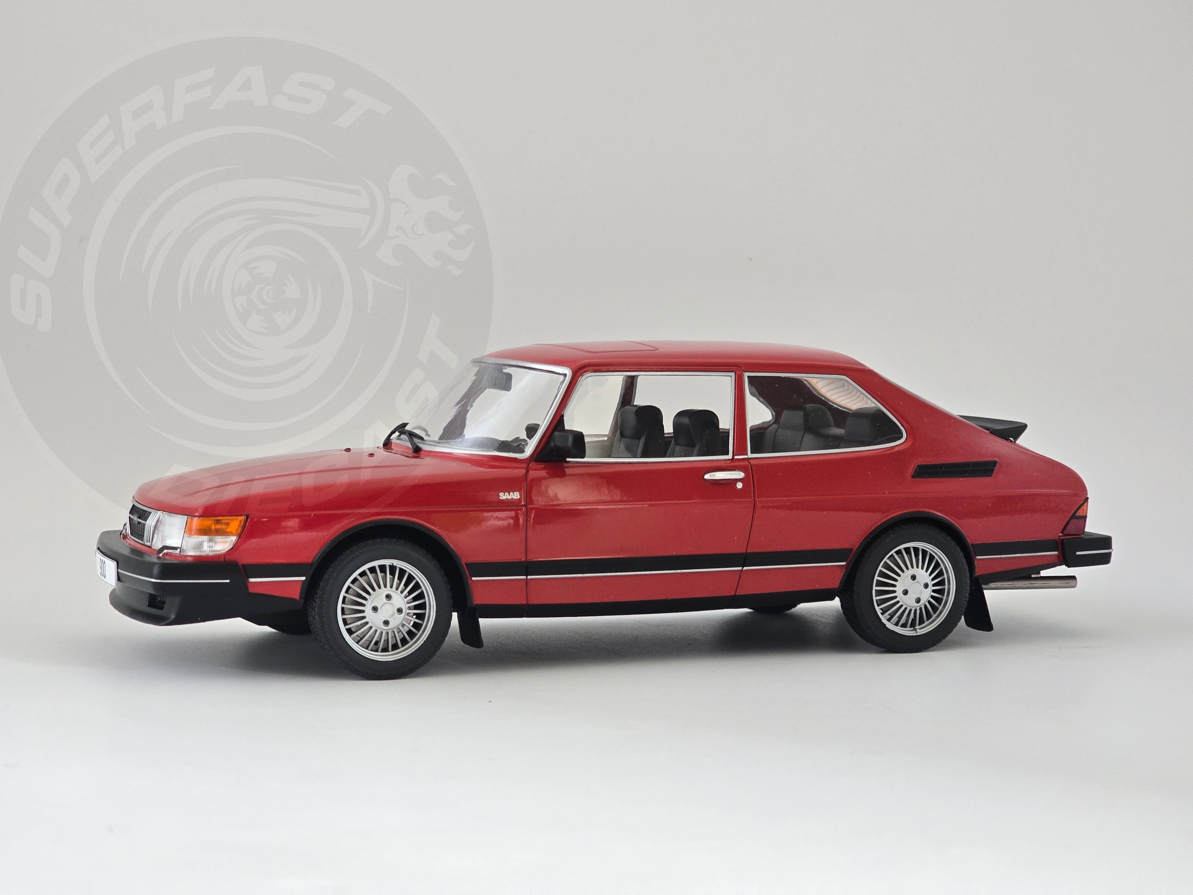 MCG 1:18 Scale Diecast Model Car - Saab 900 Turbo in Red - 1981