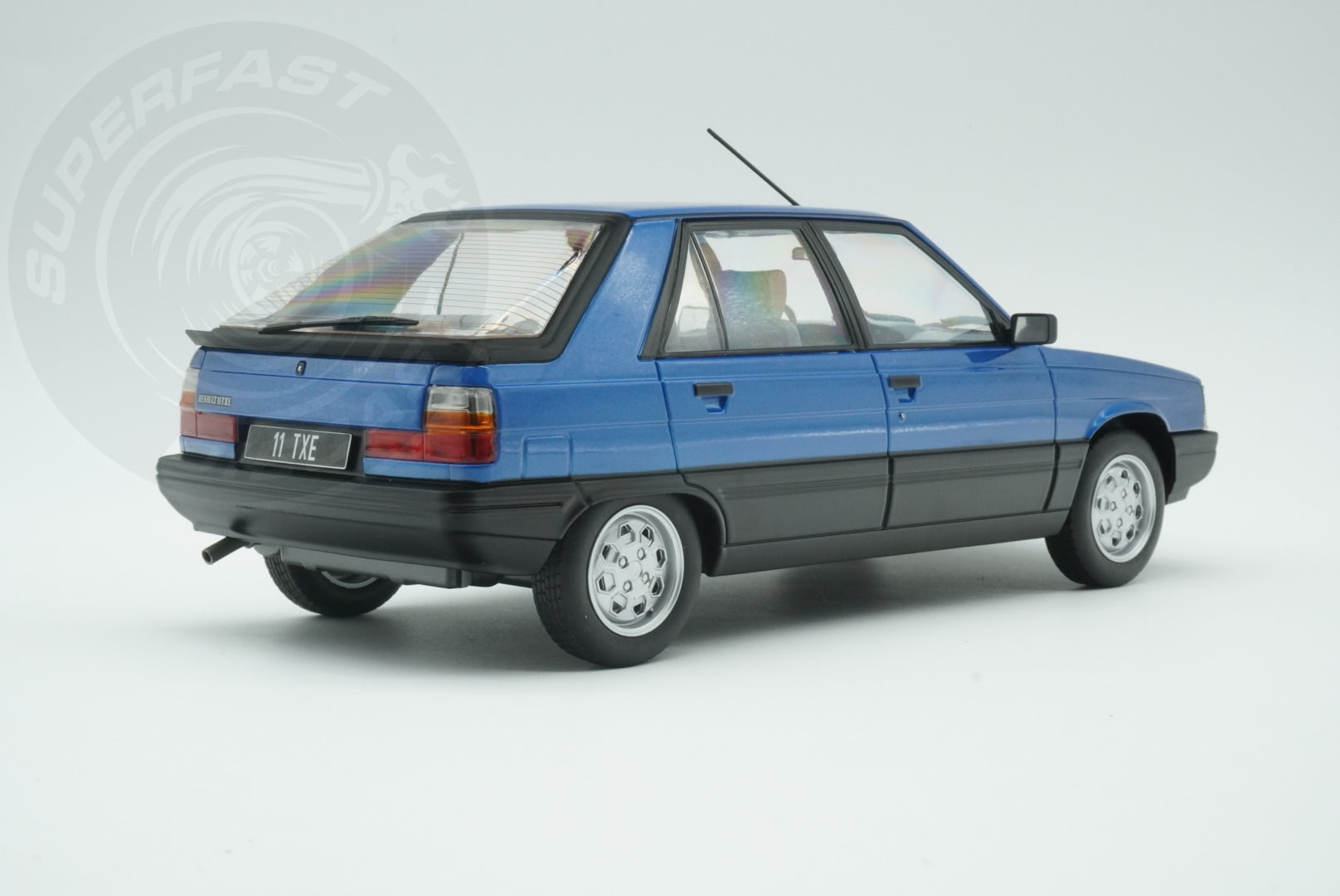MCG 1:18 Diecast - 1985 Renault 11 GTL, Blue - MCG18591