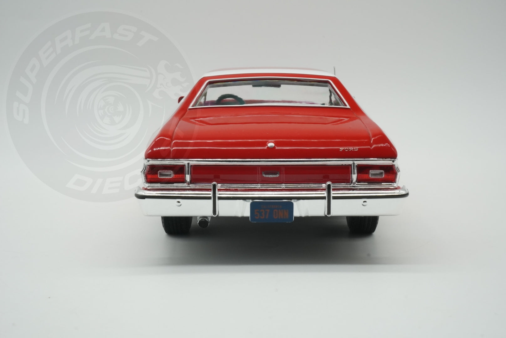 MCG 1:18 Diecast - 1975 Ford Gran Torino, Starsky and Hutch, Red/White - MCG181005