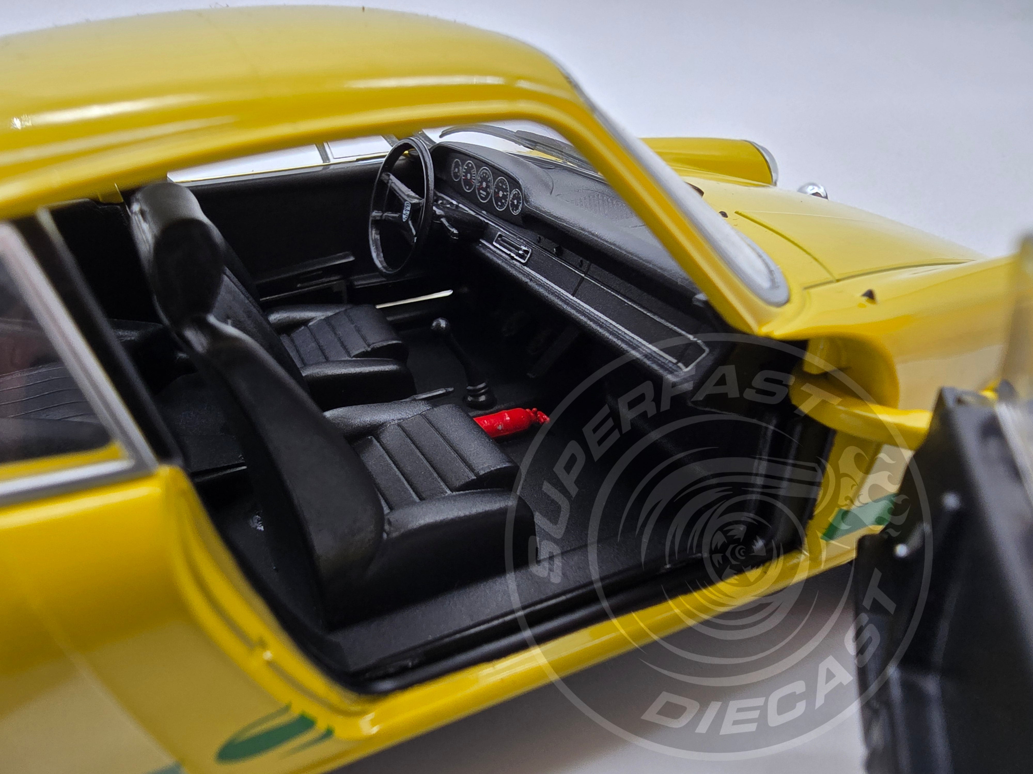 Whitebox  1:24 Scale Diecast - 1972 Porsche 911 Carerra 2.7 RS in Yellow - WB124189