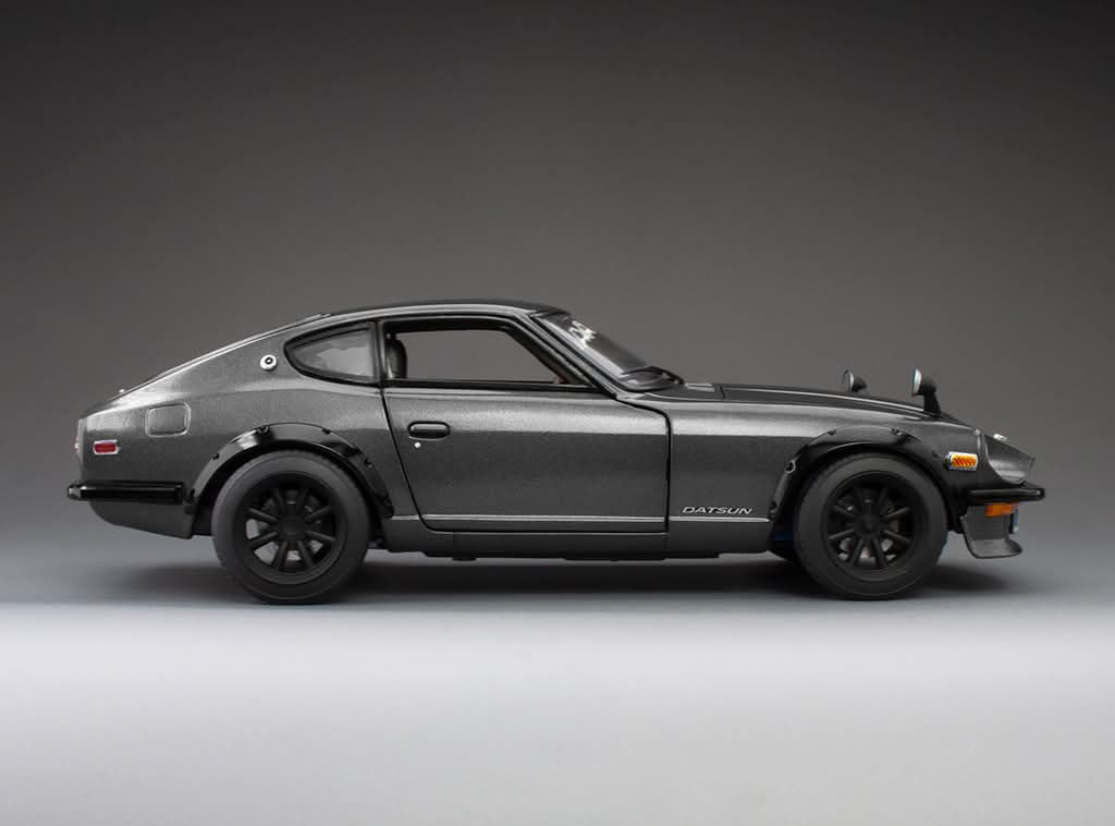 Sunstar 1:18 - 1971 Datsun 240Z - Grey - 3517