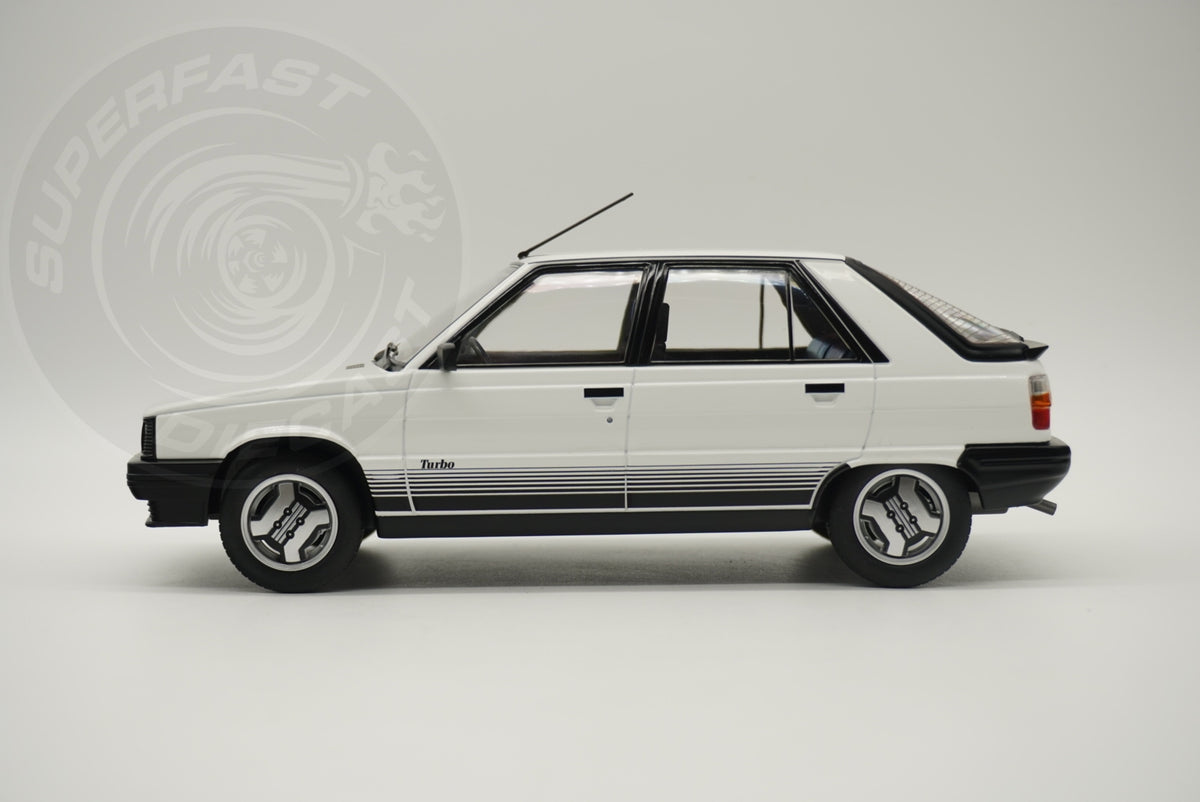 MCG 1:18 Diecast - 1985 Renault 11 GTL, White - MCG18589
