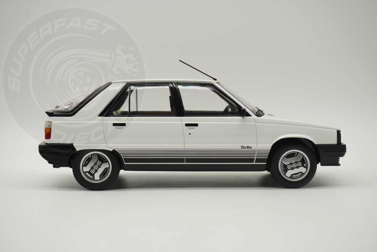 MCG 1:18 Diecast - 1985 Renault 11 GTL, White - MCG18589