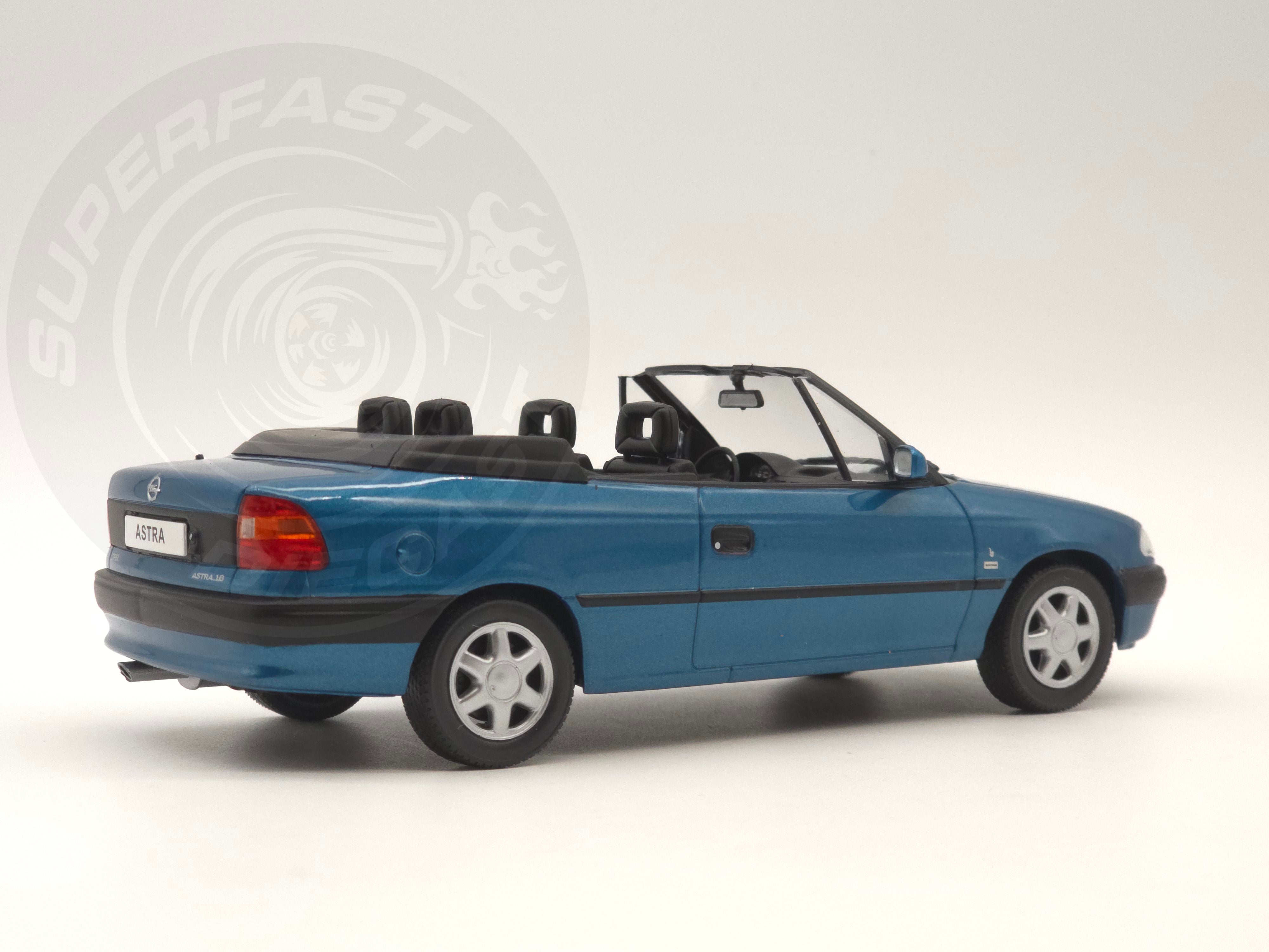 Whitebox  1:24 Scale Diecast - Opel Astra F Cabrio (Vauxhall Astra) in Blue - WB124234