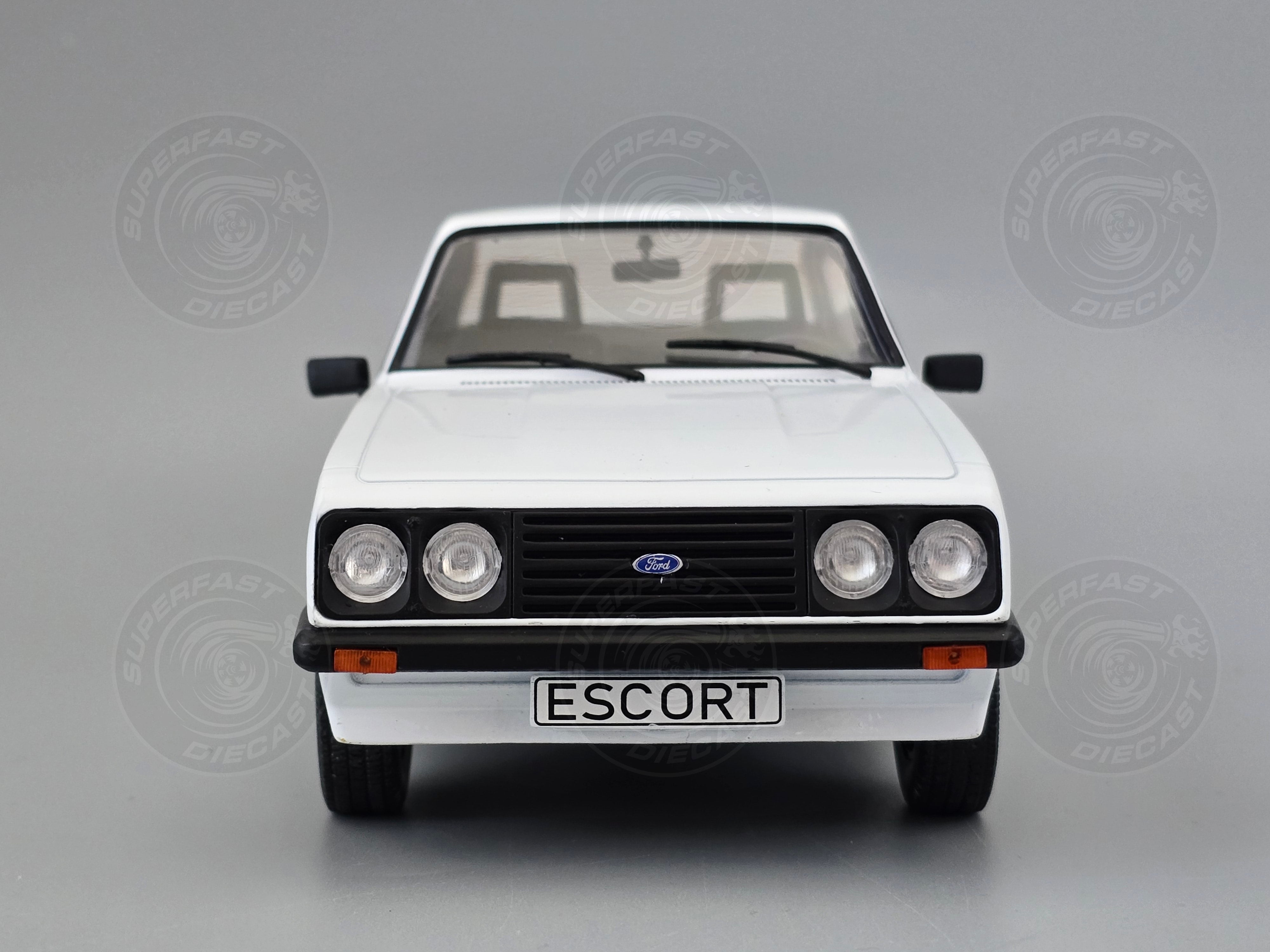 MCG 1:18 Scale Diecast - Ford Escort Mk2 RS 2000, White - MCG18439