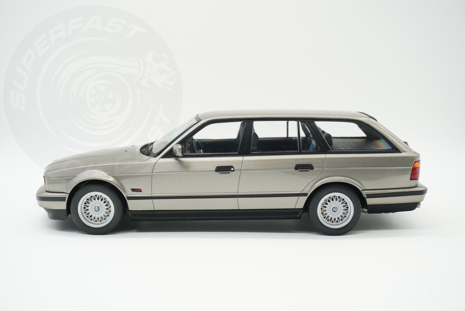 MCG 1:18 Scale Diecast Model Car - 1991 BMW 5 Series (E34) 530i Touring, Grey - MCG18330