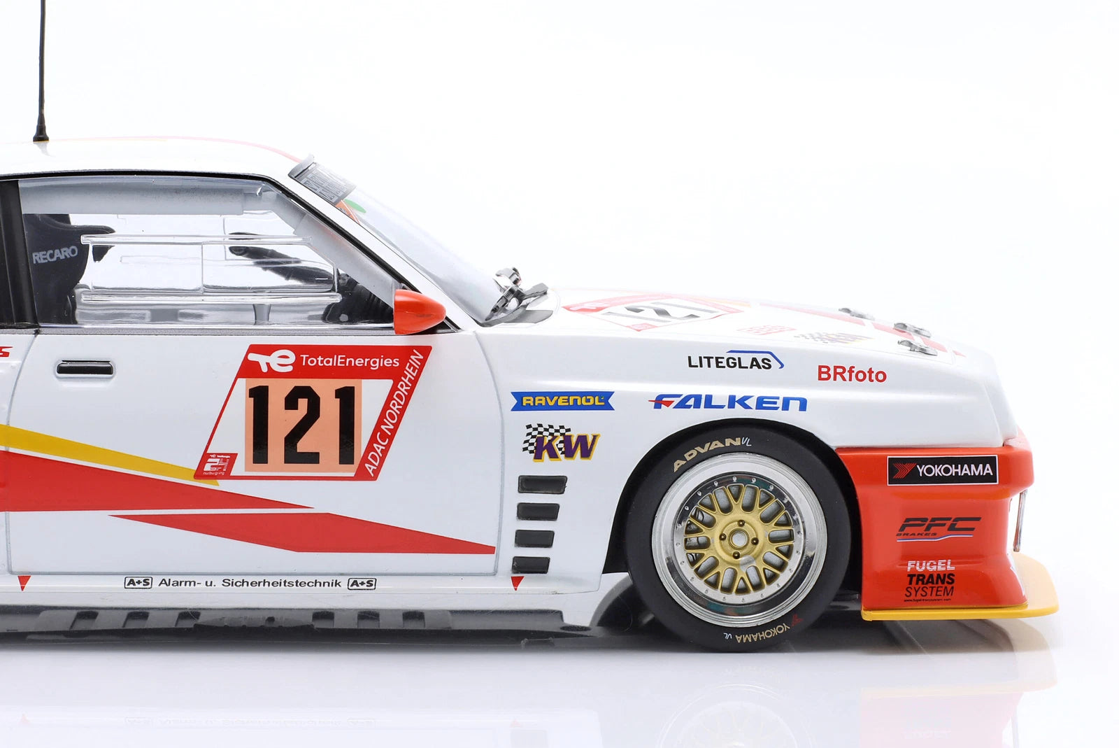 WERK 83 1:18 - Opel Manta #121 24h Nurburgring 2023 Beckmann/Hass/Strycek/Schulten - W18035001