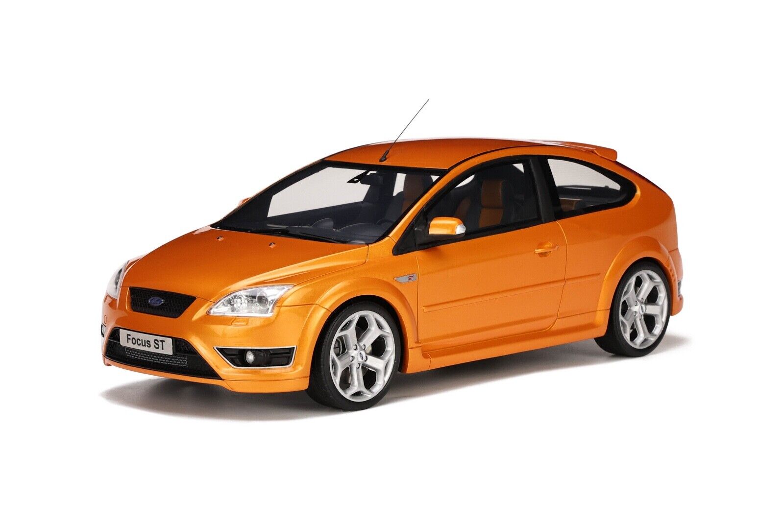 OTTO 1:18 Scale Resin Model Car - 2006 Ford Focus ST MK2 - Orange (OT961)