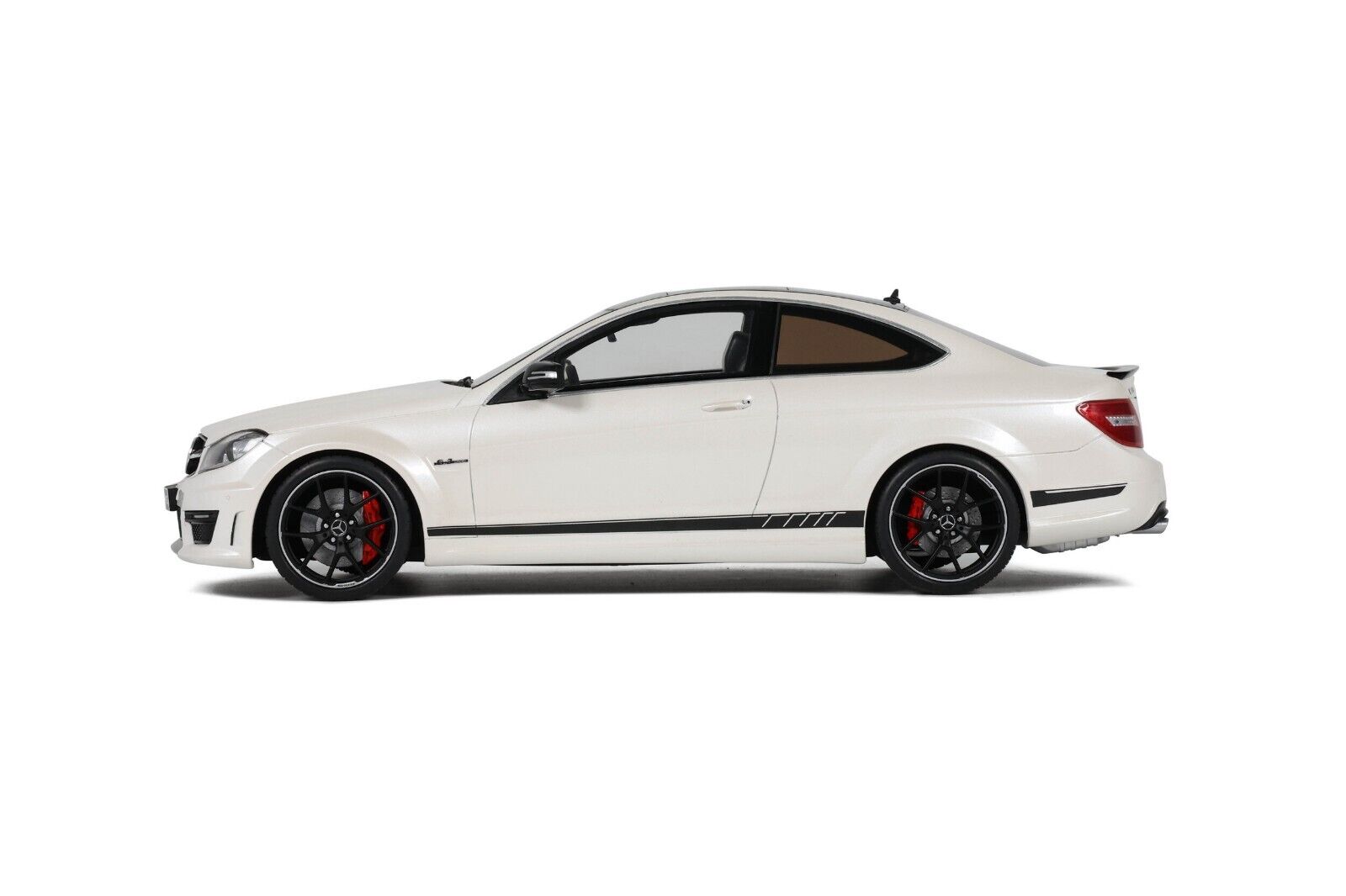 GT Spirit 1:18 Scale Resin Model Mercedes Benz C63 AMG W204 Edition 507 - White - GT899