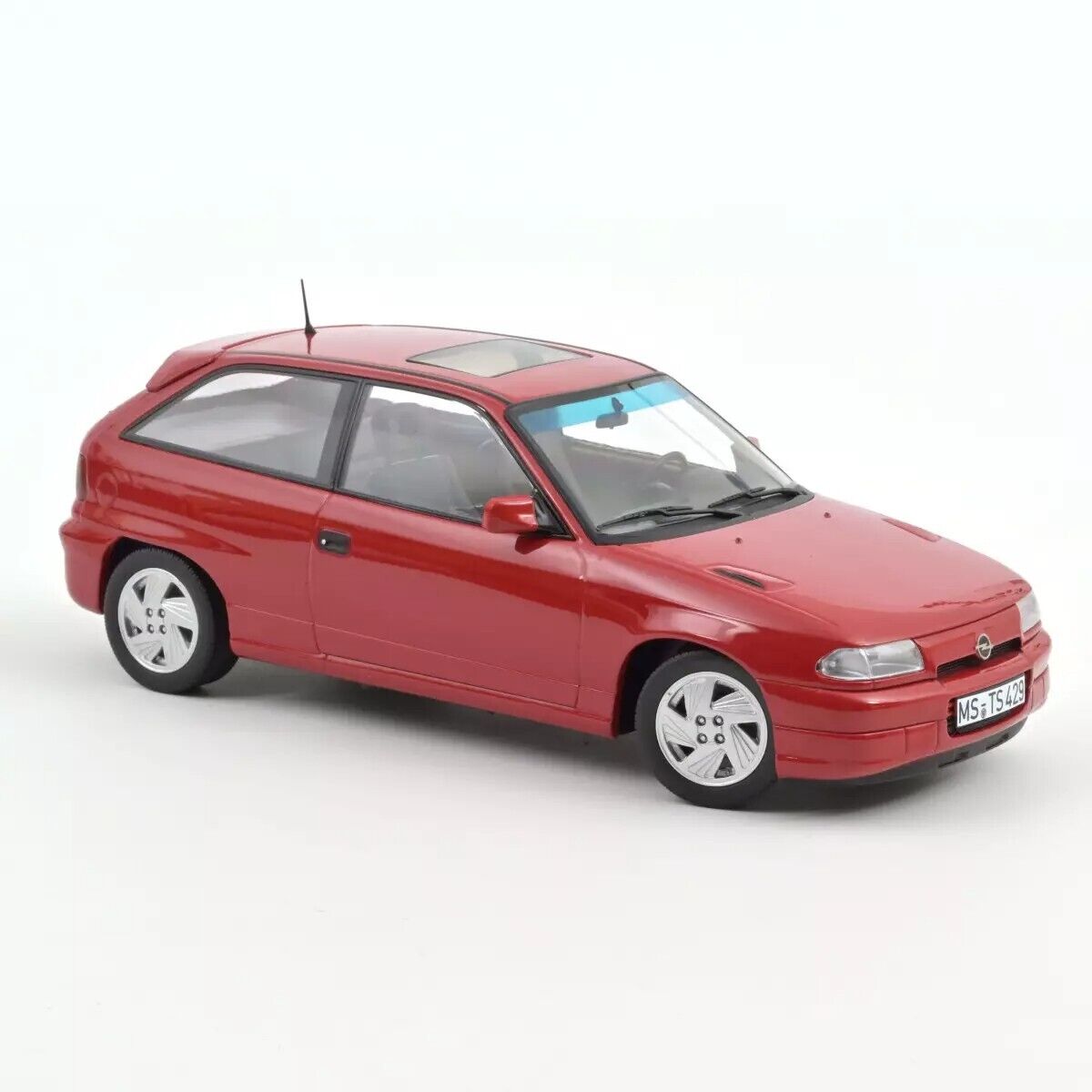 Norev 1:18 Scale Diecast - 1992 Opel (Vauxhall) Astra GSi - Red - 183672