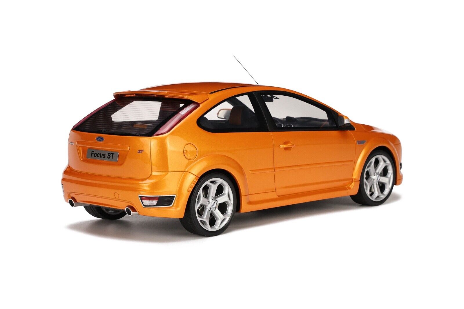 OTTO 1:18 Scale Resin Model Car - 2006 Ford Focus ST MK2 - Orange (OT961)