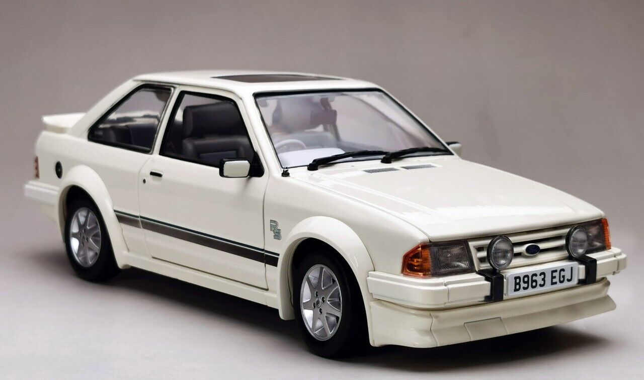 SUNSTAR 1:18 Scale Ford Escort Mk3 RS Turbo S1 in White - RHD