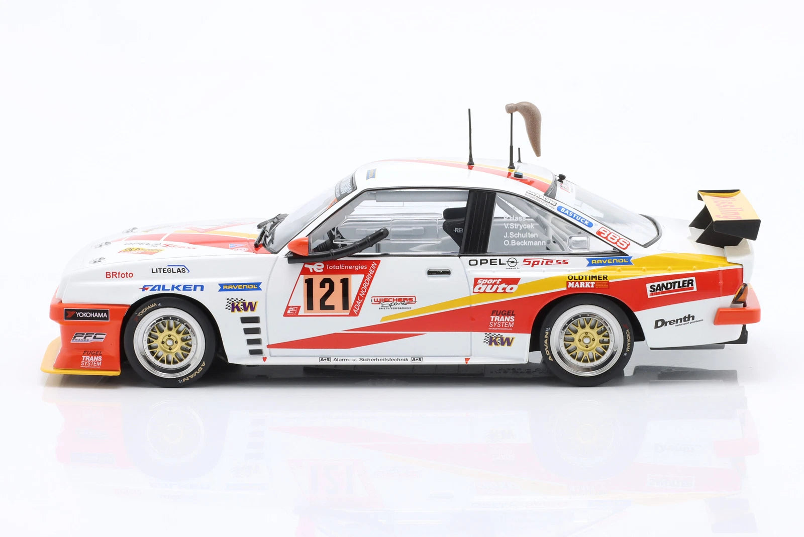 WERK 83 1:18 - Opel Manta #121 24h Nurburgring 2023 Beckmann/Hass/Strycek/Schulten - W18035001