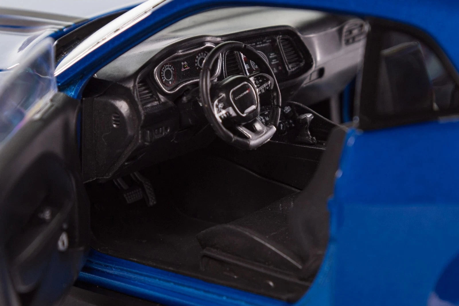 Solido 1:18 Diecast, Dodge Challenger R/T Scat Pack Widebody 2023, Electric Blue Pearl - S1805710