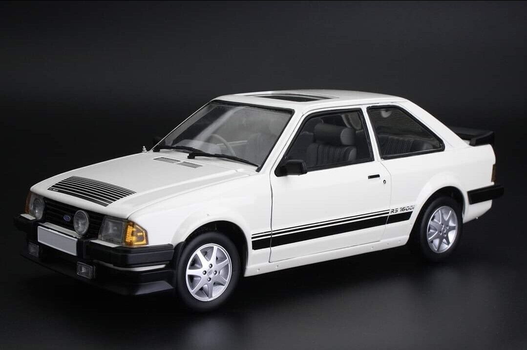 SUNSTAR 1:18 Scale Ford Escort Mk3 RS 1600i in White