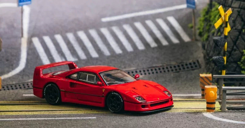 TARMAC WORKS 1:64 - Ferrari F40 Lightweight - RED - T64R-076-RE