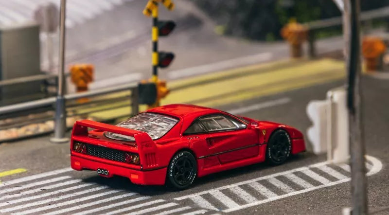 TARMAC WORKS 1:64 - Ferrari F40 Lightweight - RED - T64R-076-RE