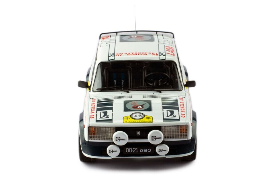 IXO 1:18 LADA 2105 VFTS #42 S.BRUNDZA - V.NEYMAN RALLY 1000 LAKES 1984