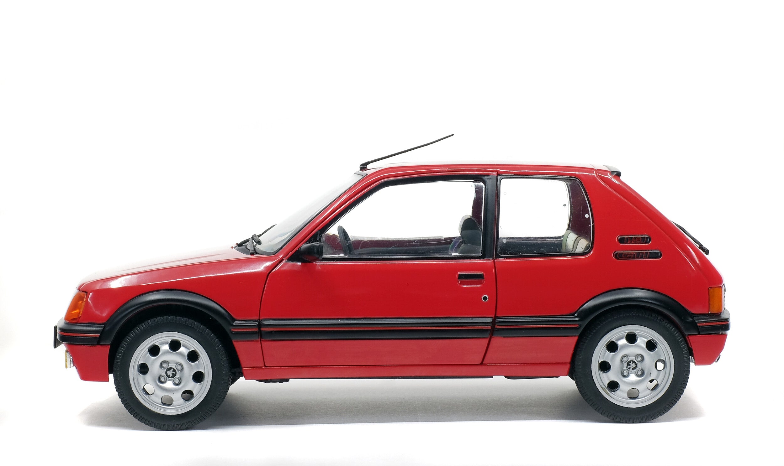 SOLIDO 1:18 Scale Diecast Model Car, 1988 Peugeot 205 1.9 GTi in Red