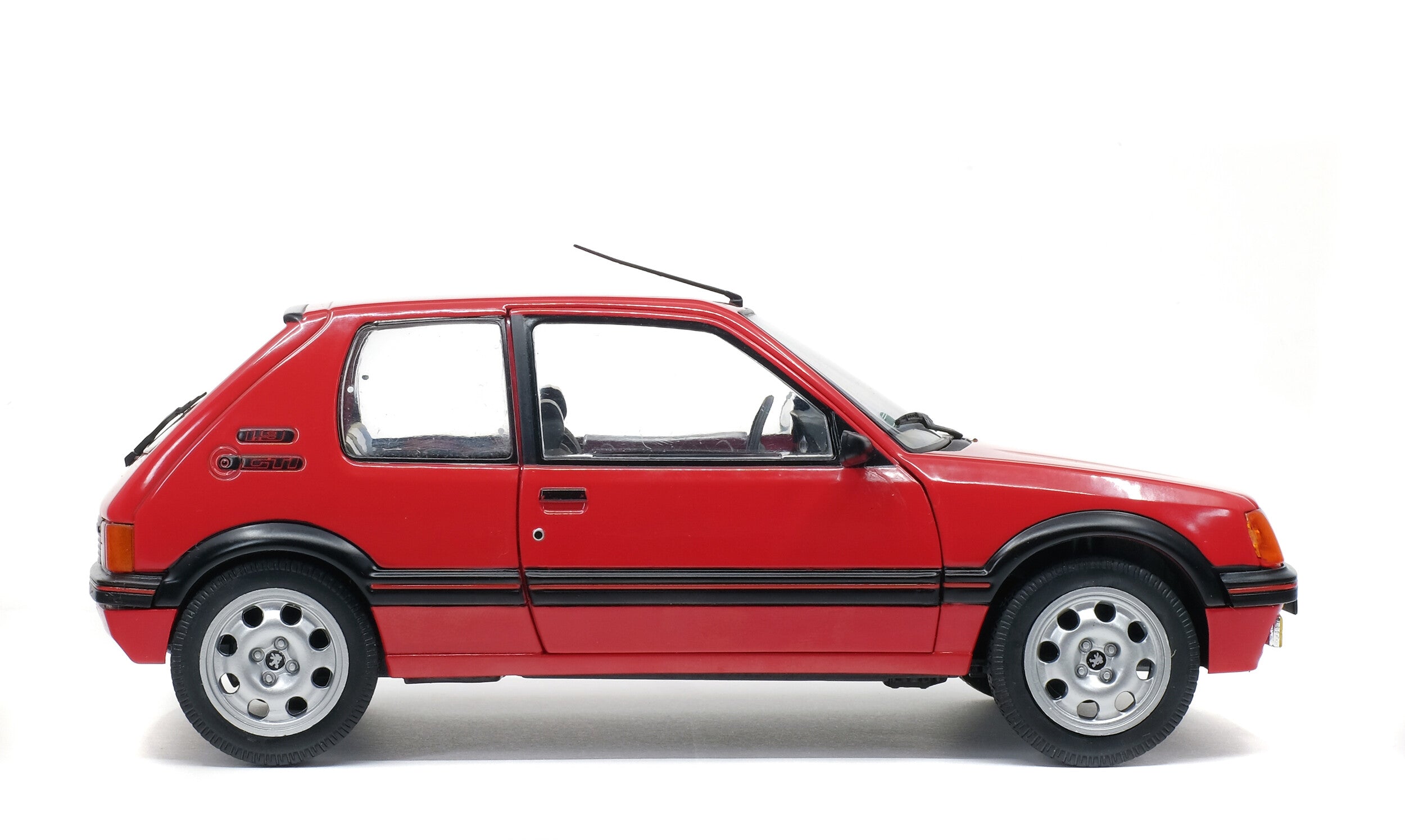 SOLIDO 1:18 Scale Diecast Model Car, 1988 Peugeot 205 1.9 GTi in Red