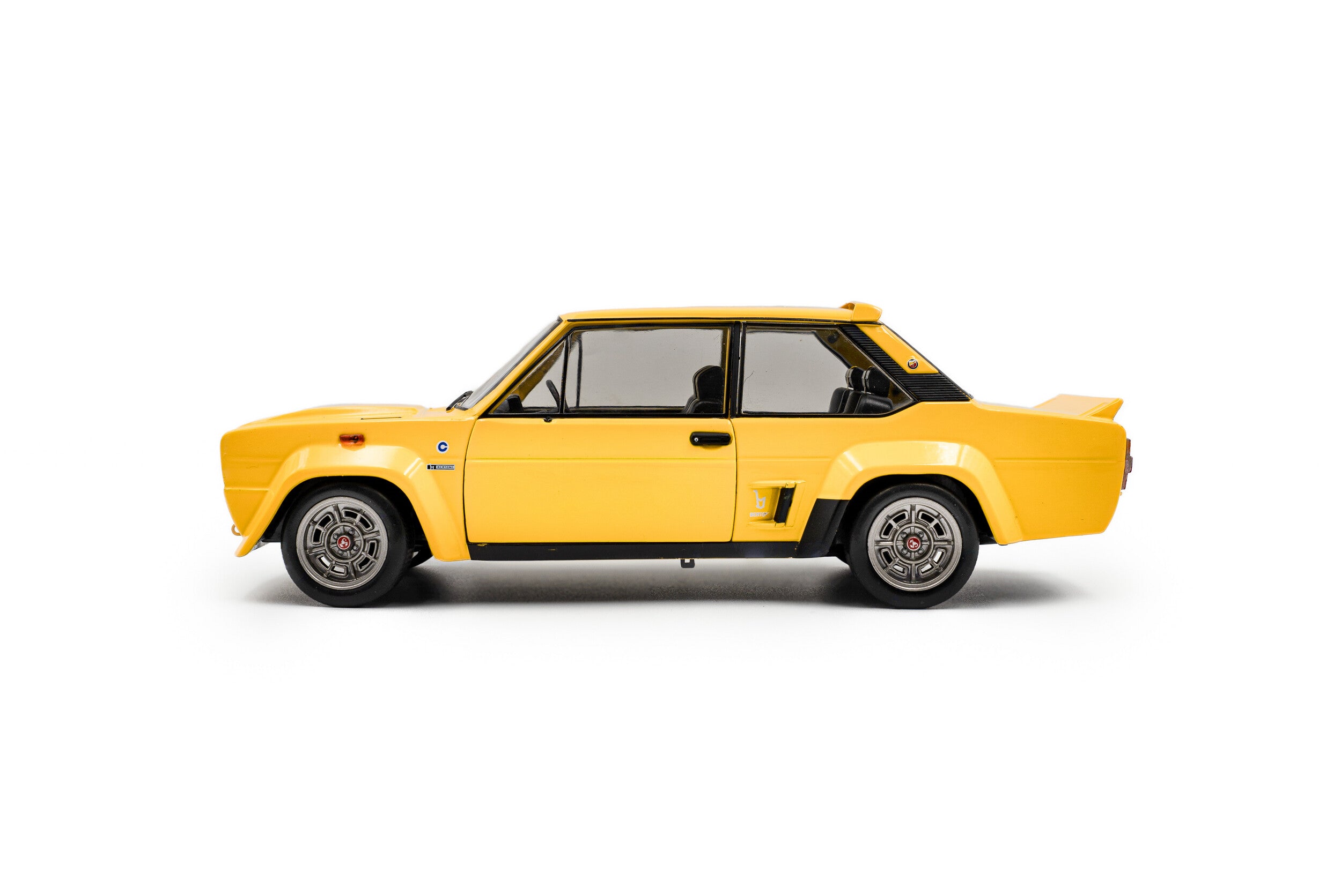 Solido 1:18 Diecast - 1980 Fiat 131 ABARTH, Yellow - S1806006