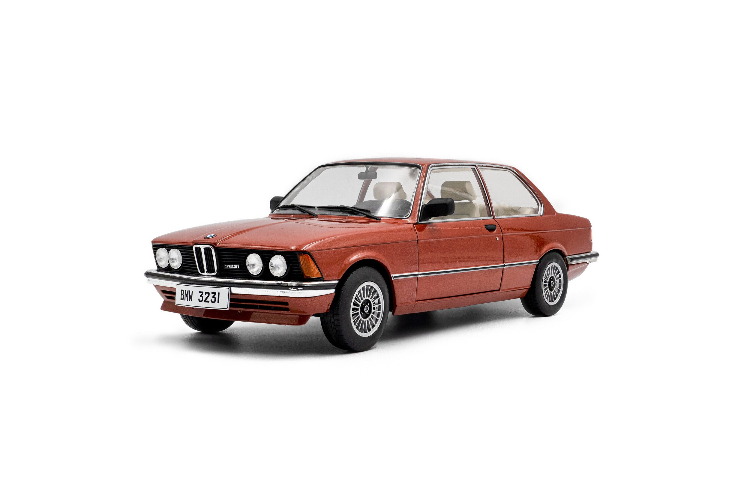 SOLIDO 1:18 Scale Diecast, 1980 BMW 323i – CHESTNUT RED METALLIC - S1812802