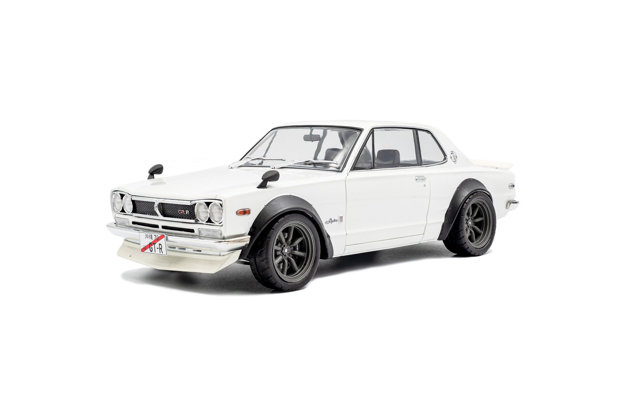 SOLIDO 1:18 Scale - 1970 Nissan Skyline (C10) Hakosuka Solido works – Pearl White - S1813001