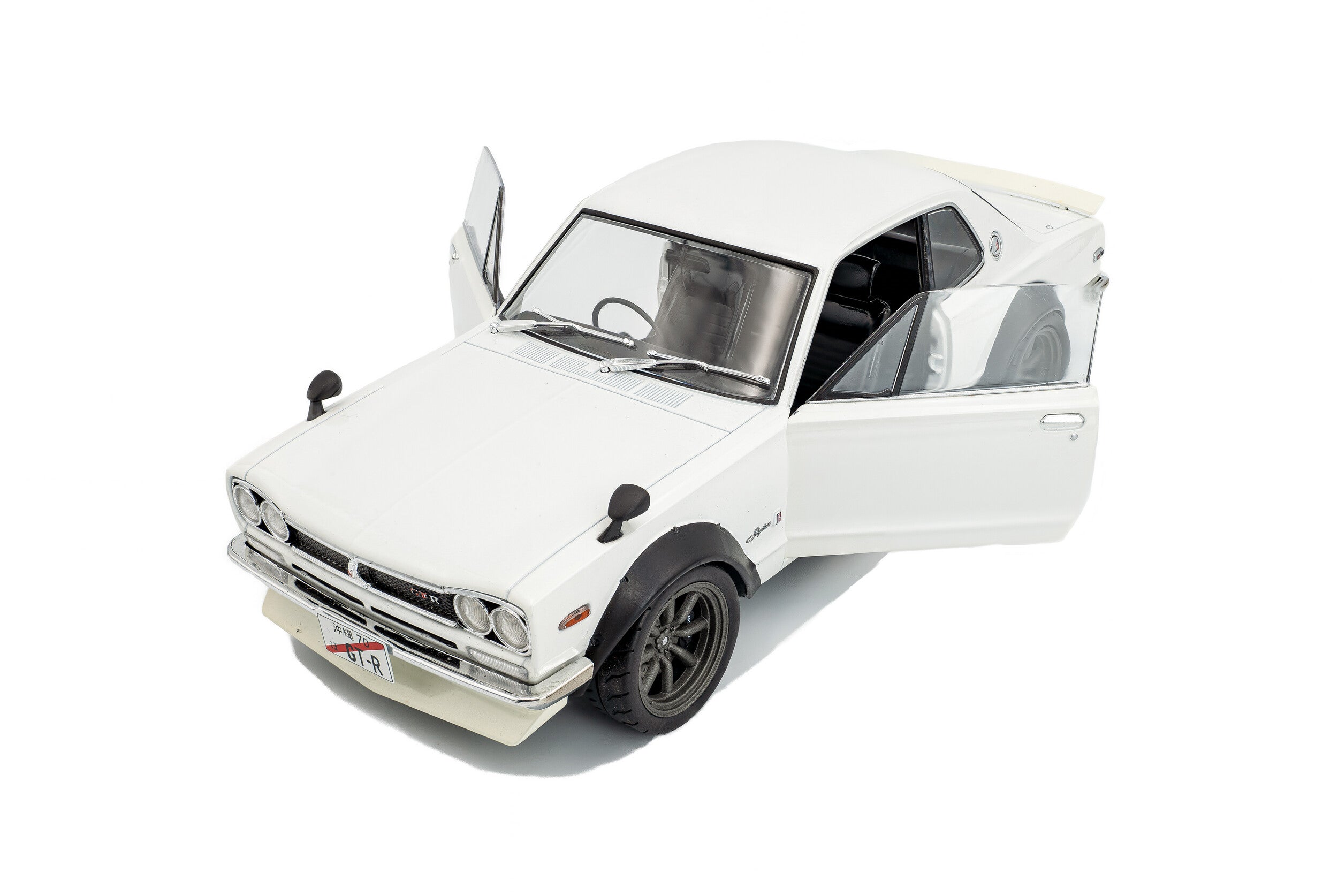SOLIDO 1:18 Scale - 1970 Nissan Skyline (C10) Hakosuka Solido works – Pearl White - S1813001