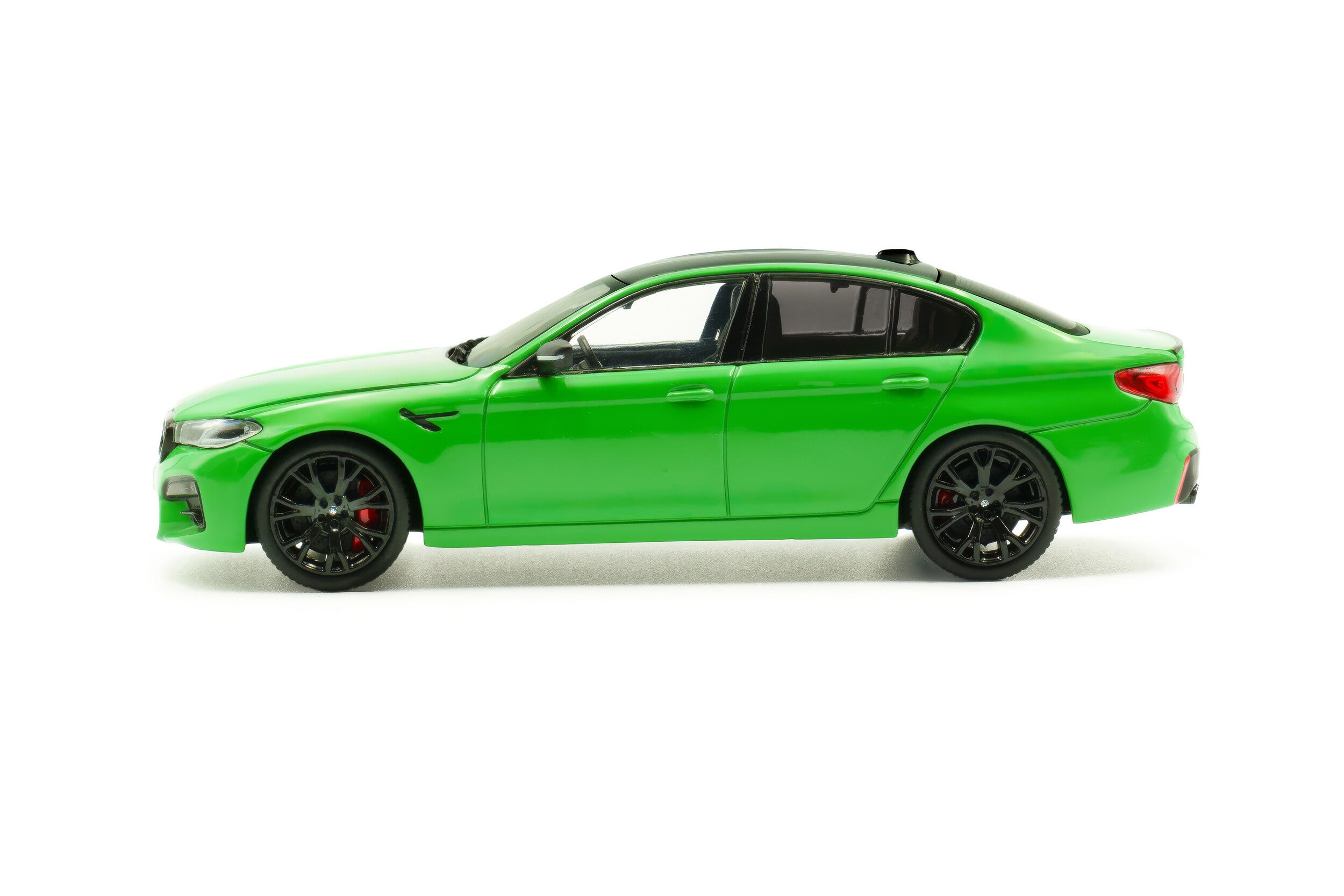 SOLIDO 1:43 Scale - 2022 BMW M5 Competition, Signal Green  - S4312705