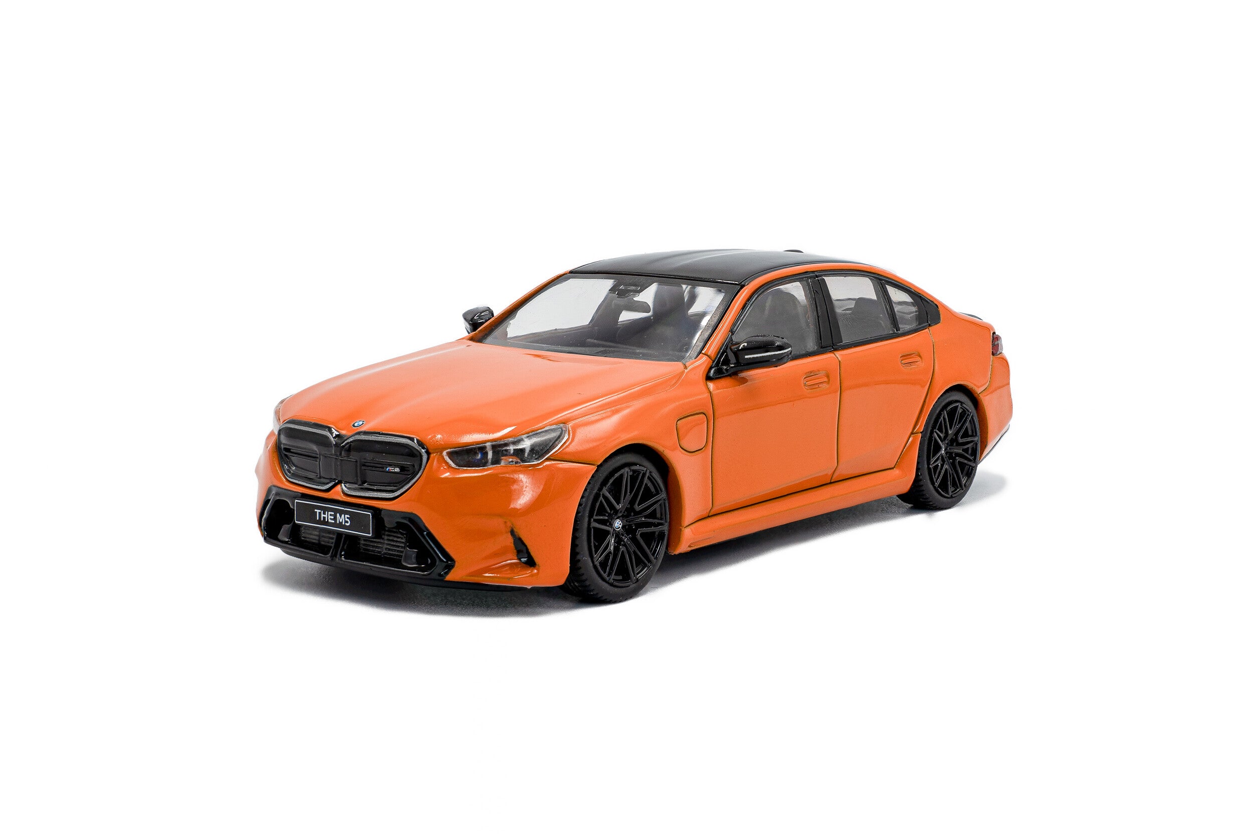 Solido 1:43 Diecast - 2024 BMW M5 Sedan (Saloon), Fire Orange III Uni - S4317552