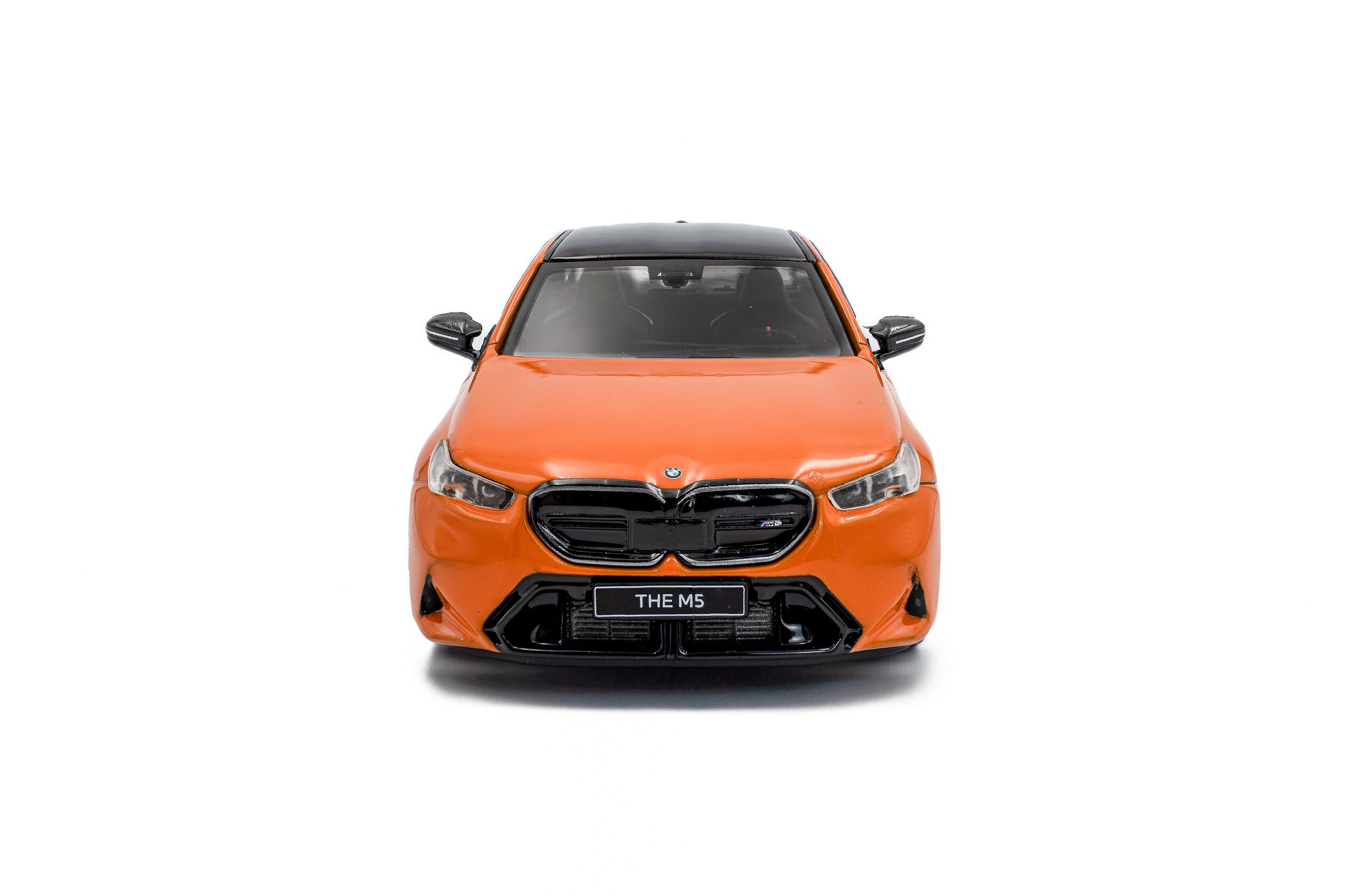 Solido 1:43 Diecast - 2024 BMW M5 Sedan (Saloon), Fire Orange III Uni - S4317552