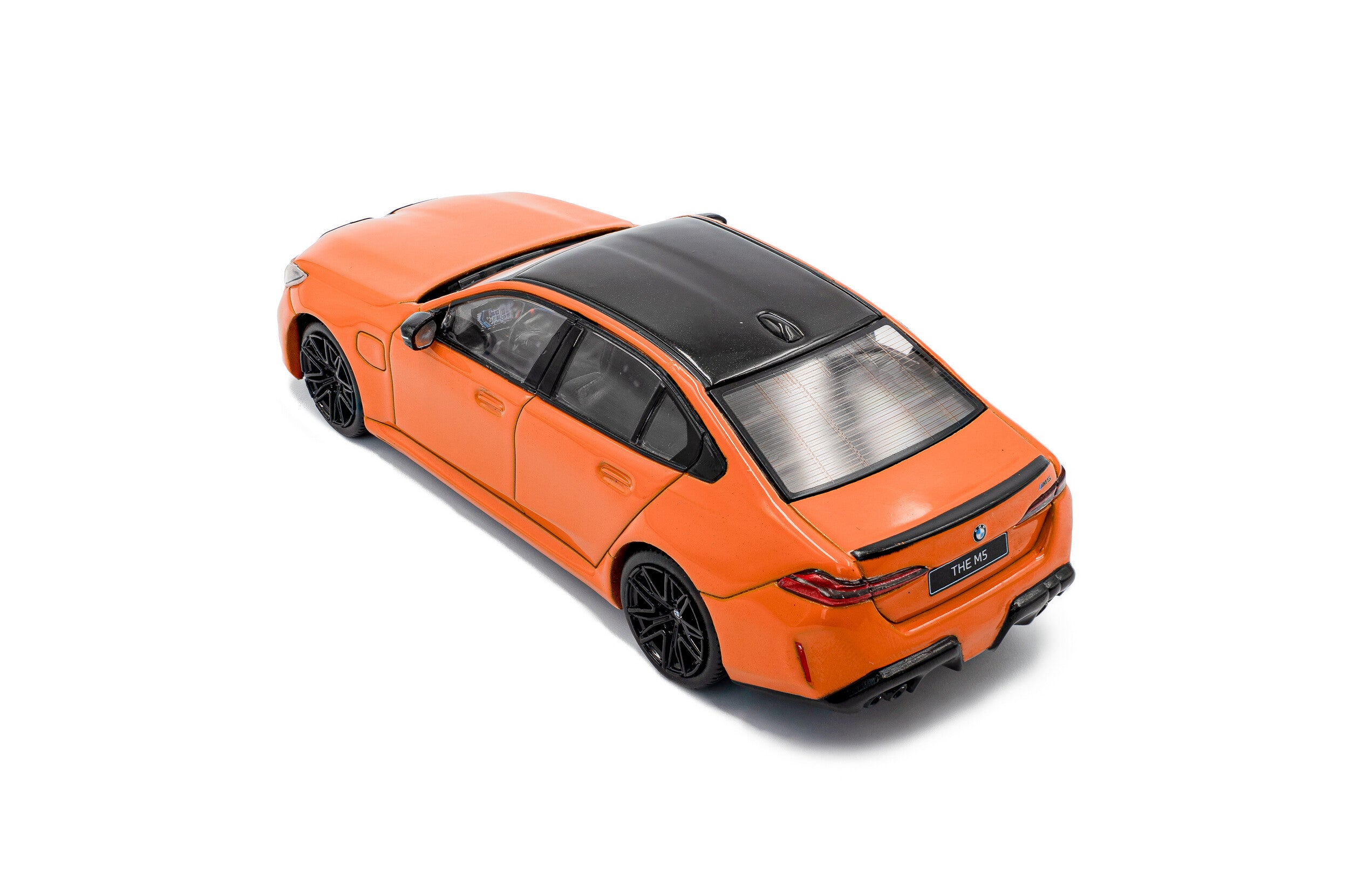 Solido 1:43 Diecast - 2024 BMW M5 Sedan (Saloon), Fire Orange III Uni - S4317552