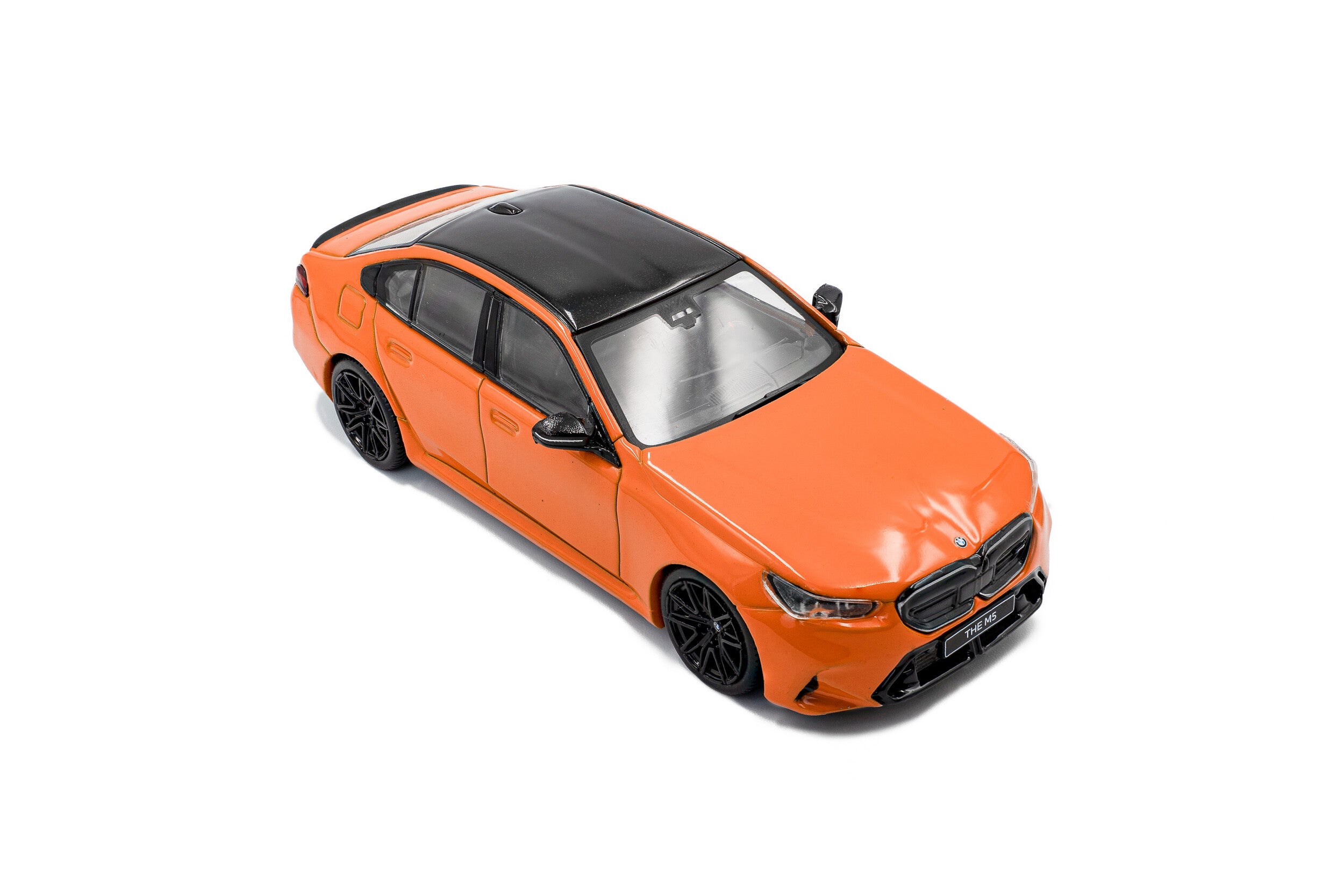Solido 1:43 Diecast - 2024 BMW M5 Sedan (Saloon), Fire Orange III Uni - S4317552