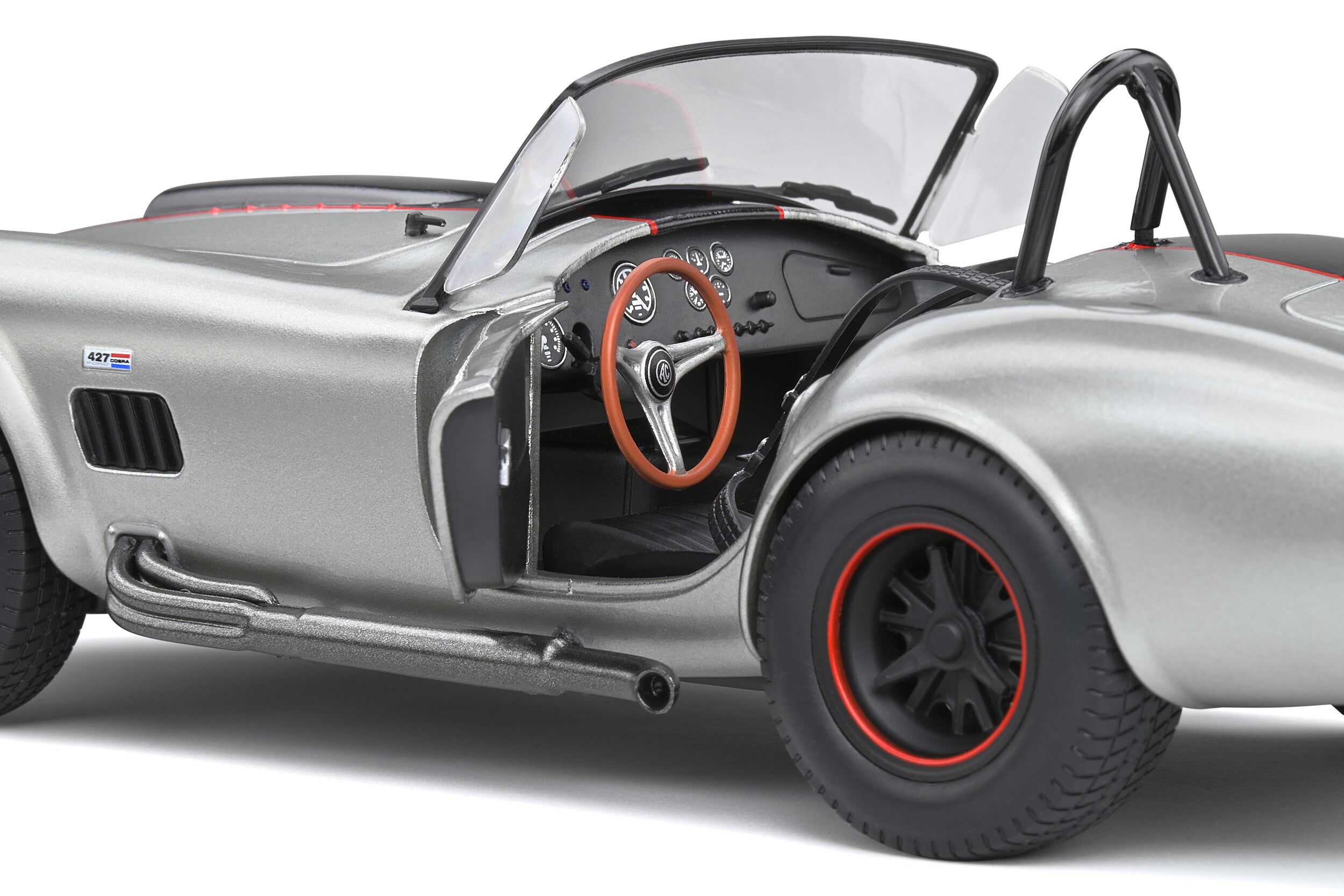 SOLIDO 1:18 Scale Diecast Model Car - 1965 Shelby Cobra 427 MKII - Custom Silver