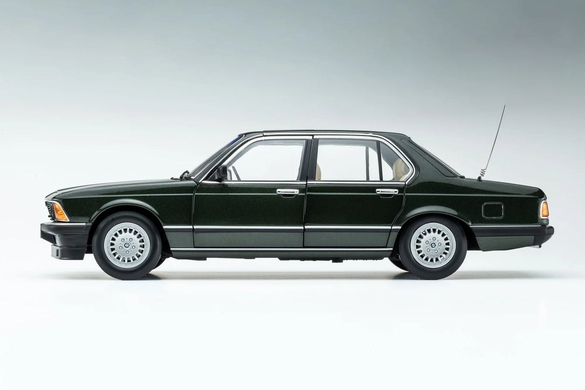 Touring Modelcars 1:18 Scale Diecast - 1984 BMW 745i E23 - Achat Green Metallic - 18023001