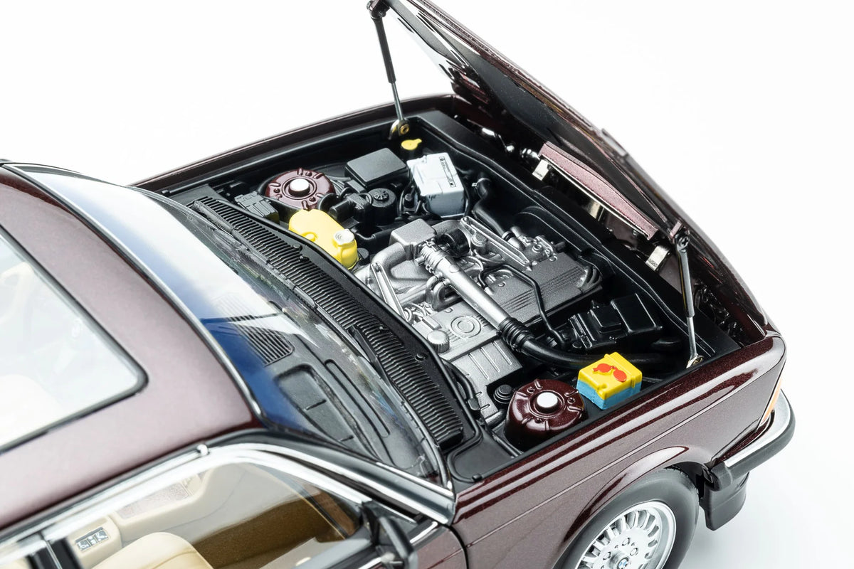Touring Modelcars 1:18 Scale Diecast - 1984 BMW 745i E23 - Burgundy Red Metallic - 18023002