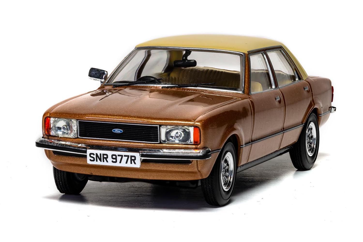 Corgi 1:43 Diecast Model Car VA11917 Ford Cortina Mk4 1.6 GL, Arizona Gold