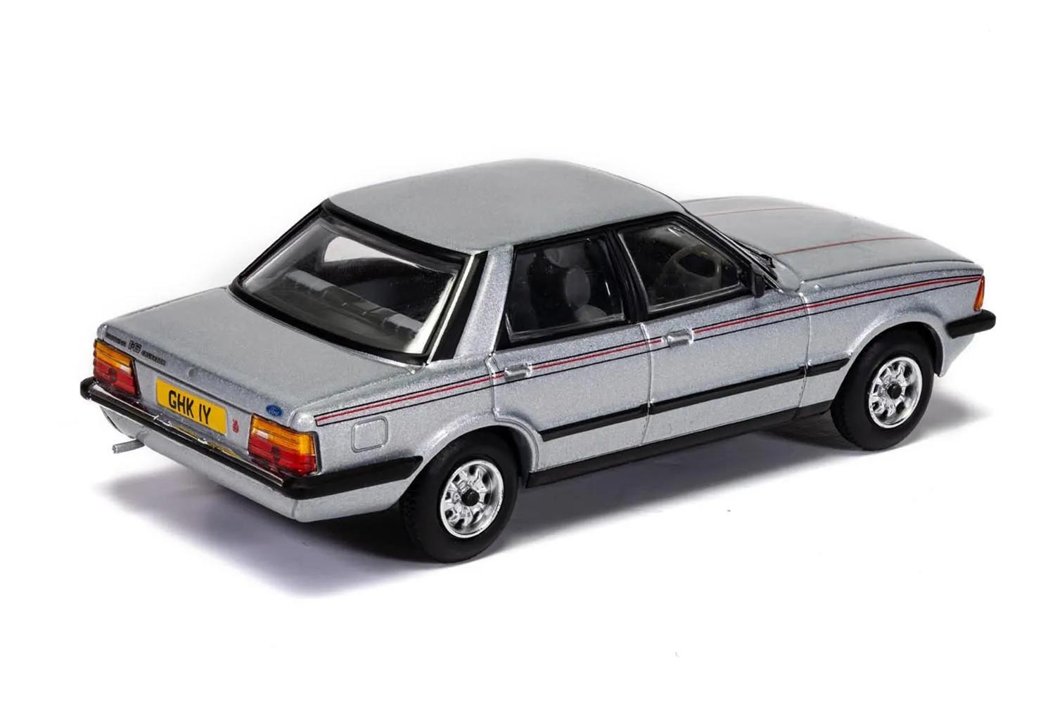 Corgi 1:43 Diecast Model VA15001 Ford Cortina Mk5 Crusader 1600 Strato Silver